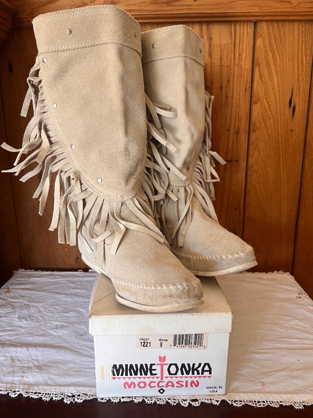 Vintage MINNETONKA Suede Fringe Boots Size 8 - Frost 1221 Made in USA Boho